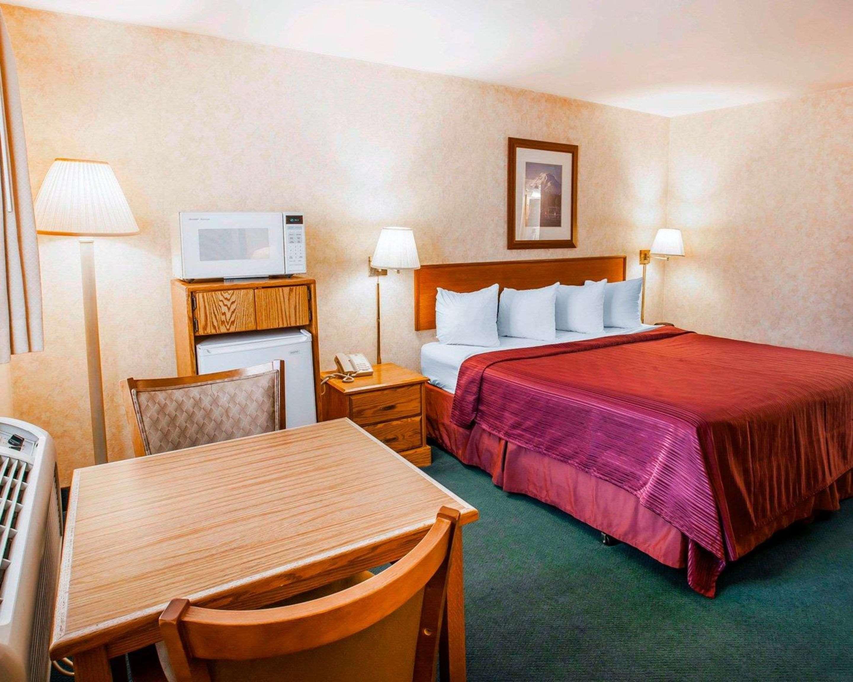 Quality Inn & Suites Bremerton Near Naval Shipyard エクステリア 写真