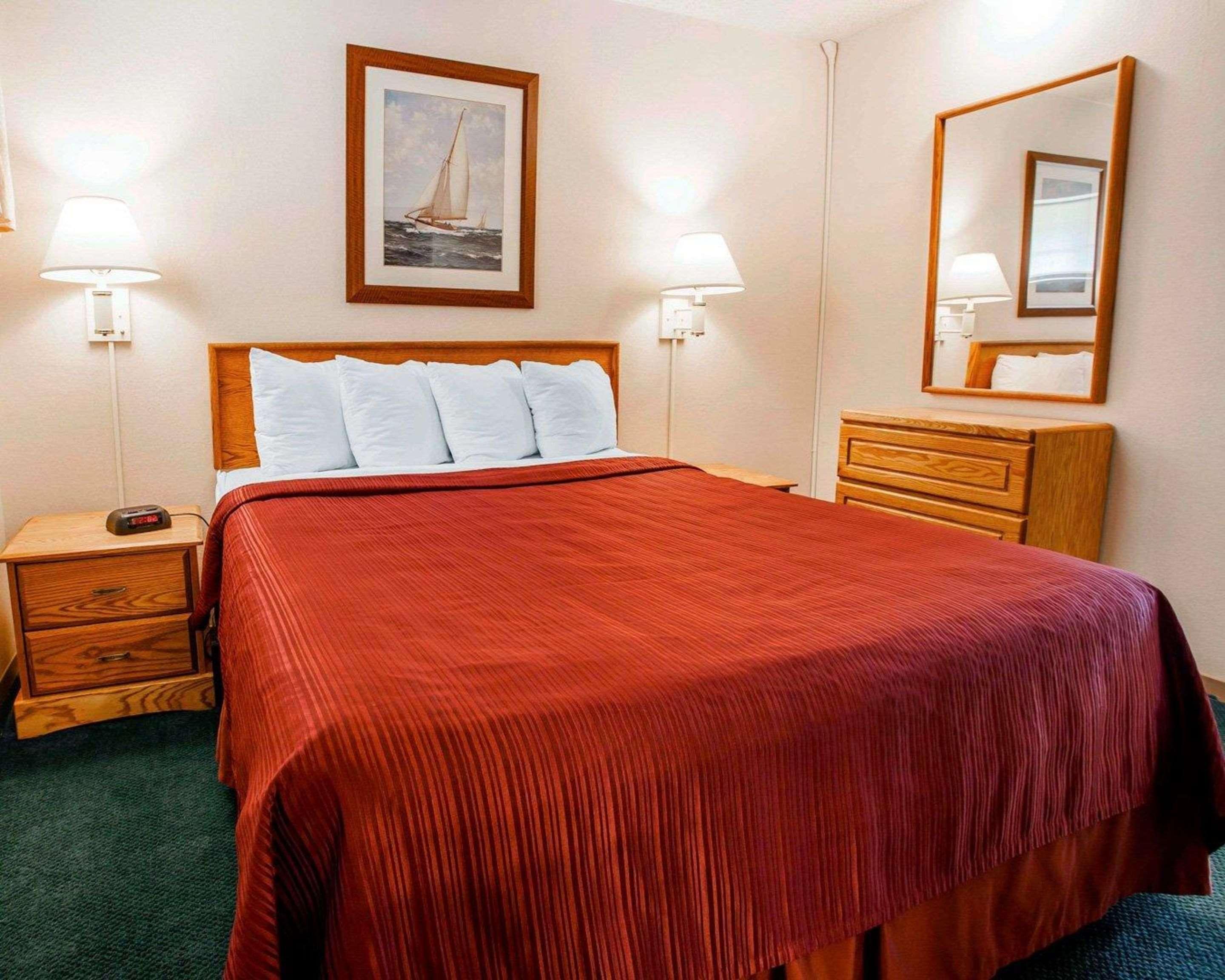 Quality Inn & Suites Bremerton Near Naval Shipyard エクステリア 写真