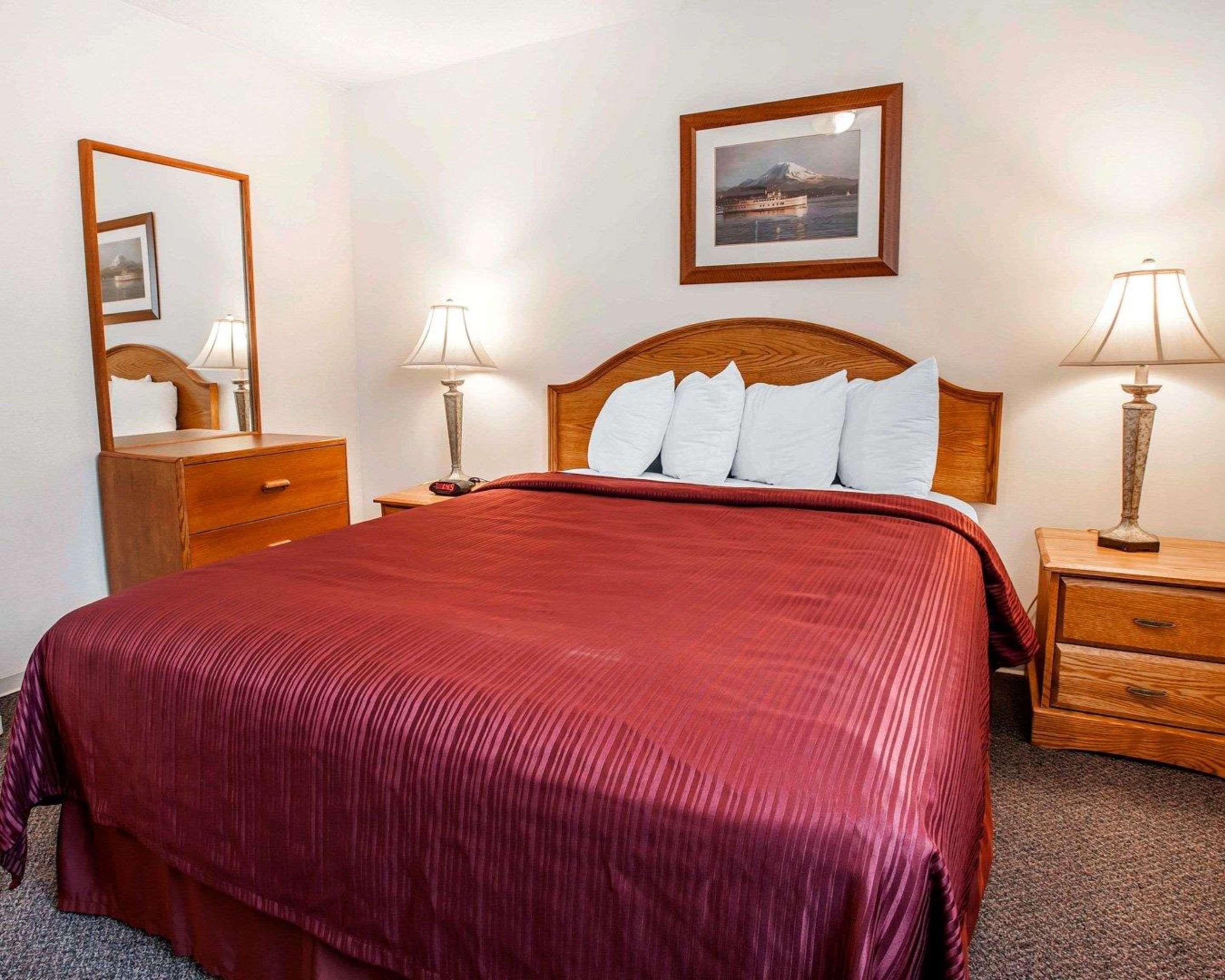 Quality Inn & Suites Bremerton Near Naval Shipyard エクステリア 写真