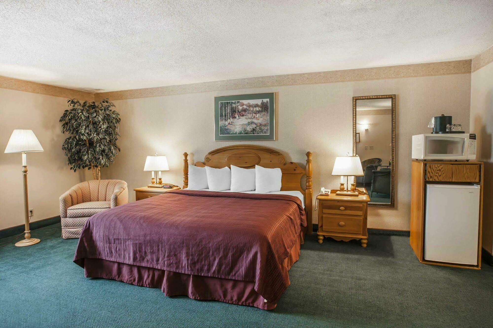 Quality Inn & Suites Bremerton Near Naval Shipyard エクステリア 写真